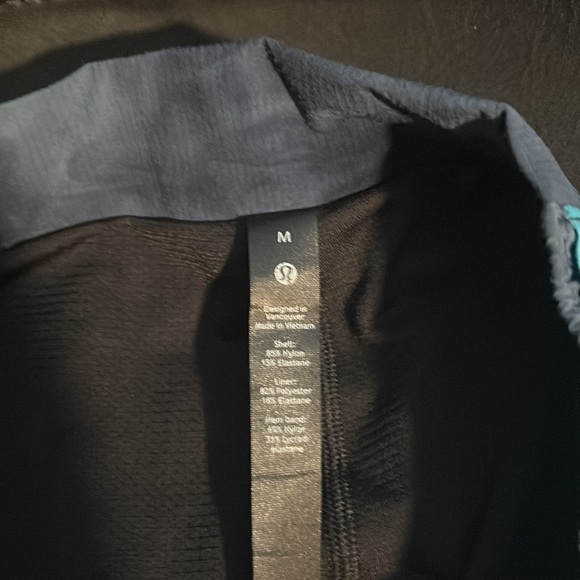 Lululemon shorts 7” Blue - Picture 3 of 4